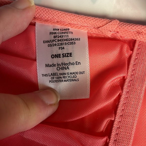 Strawberry backpack - Picture 5 of 7